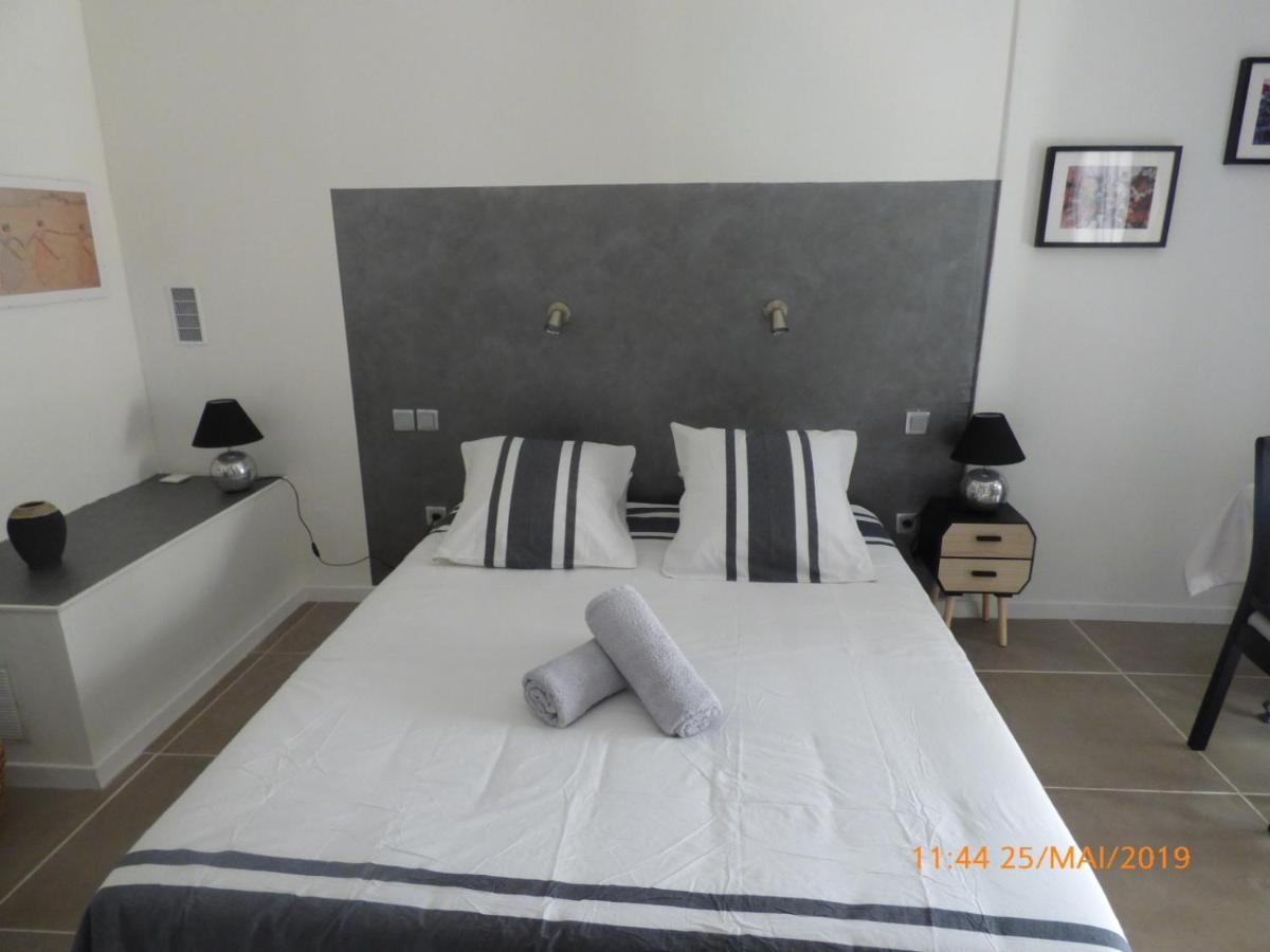 Mas Maurane-Chambre D'Hote Avec Spa Prive Aux Portes D'Arles Tarascon Eksteriør billede