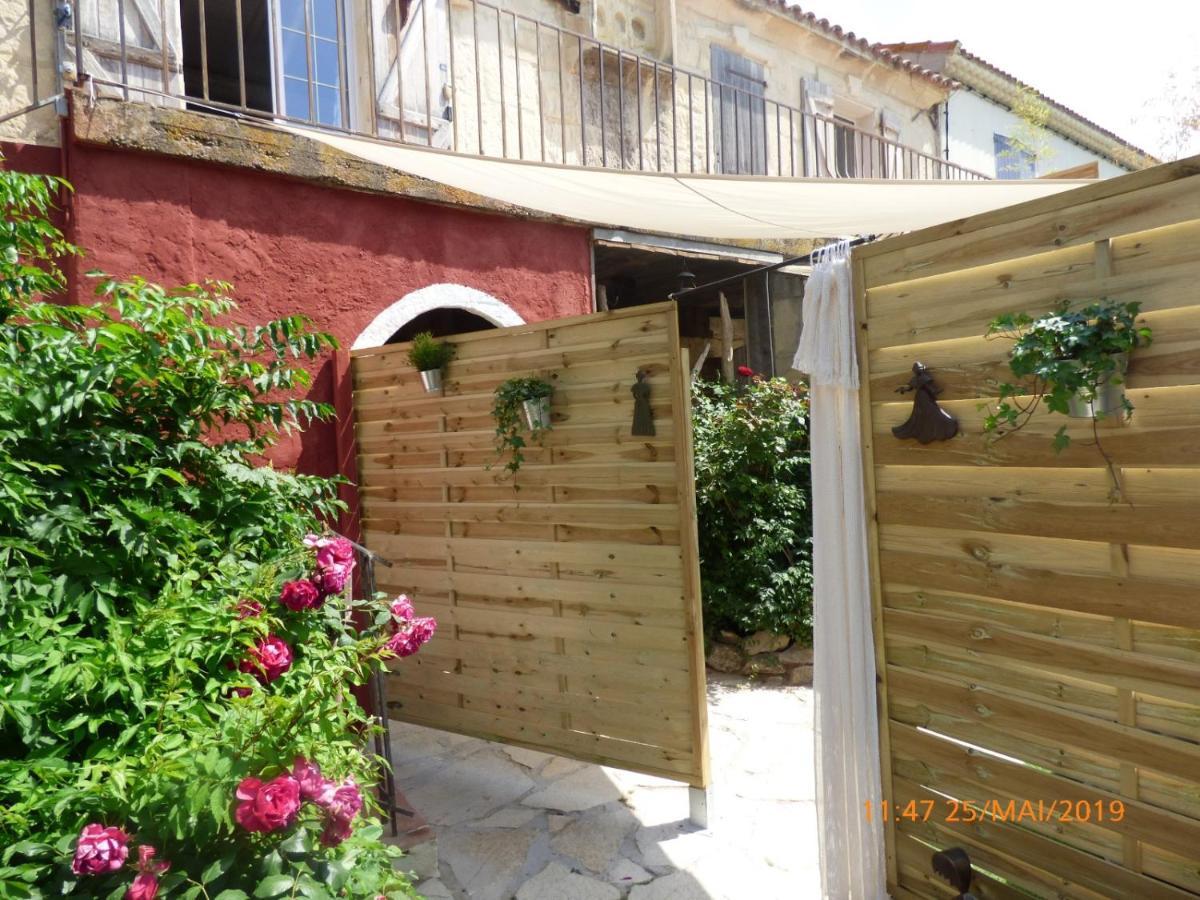 Mas Maurane-Chambre D'Hote Avec Spa Prive Aux Portes D'Arles Tarascon Eksteriør billede