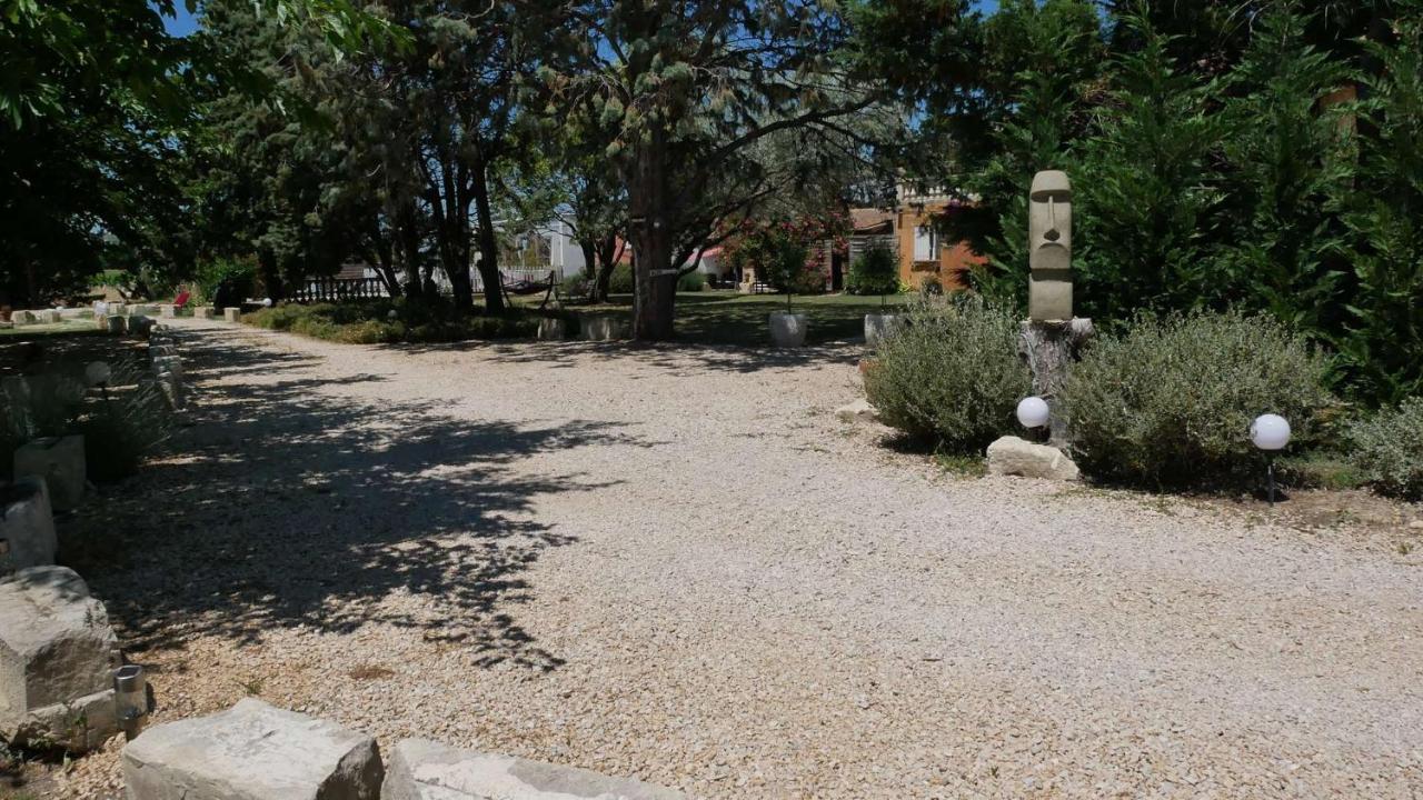 Mas Maurane-Chambre D'Hote Avec Spa Prive Aux Portes D'Arles Tarascon Eksteriør billede